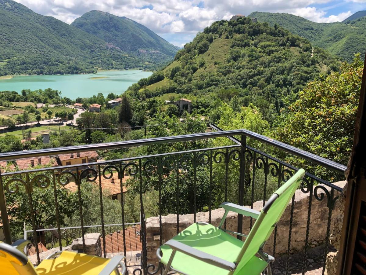 Stanza Con Terrazzo Vista Lago - Lakeholiday Castel di Tora Exterior foto