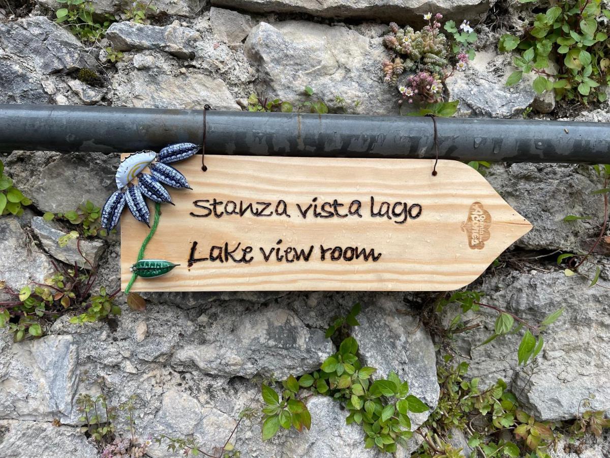 Stanza Con Terrazzo Vista Lago - Lakeholiday Castel di Tora Exterior foto